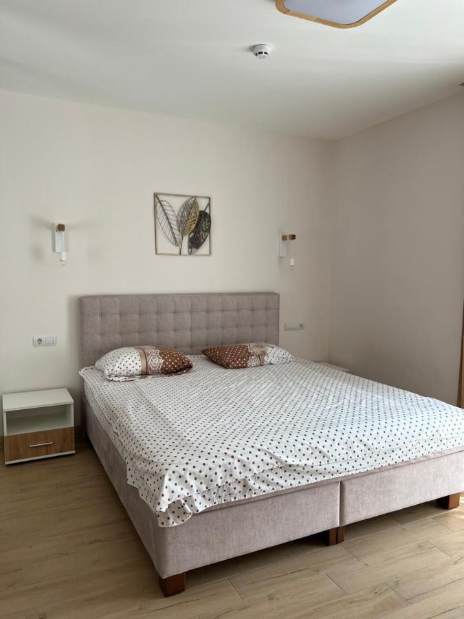 Жк «Сонячний Квартал» Apartamento Solochin Exterior foto