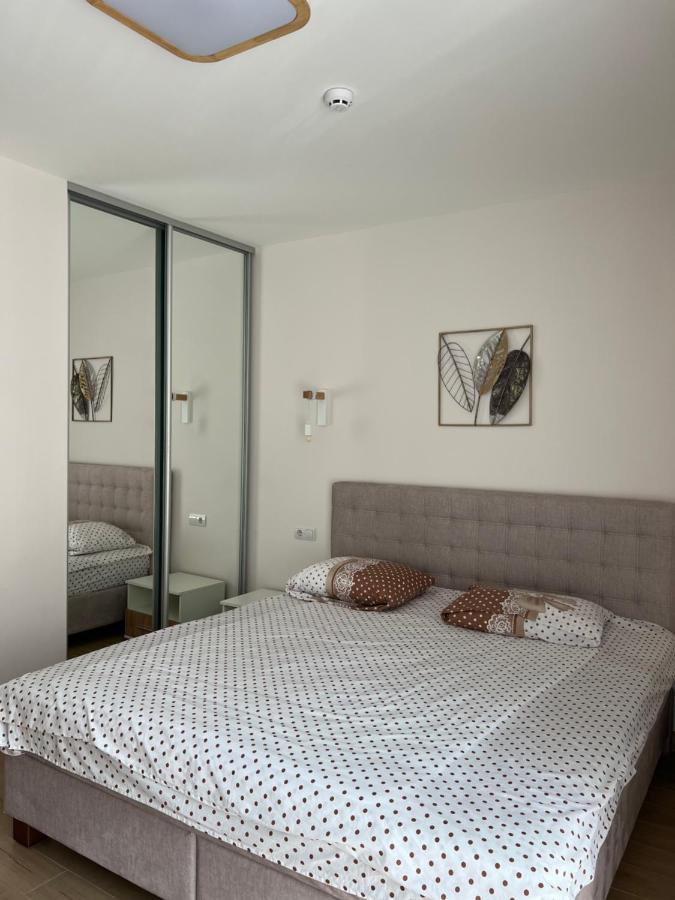 Жк «Сонячний Квартал» Apartamento Solochin Exterior foto