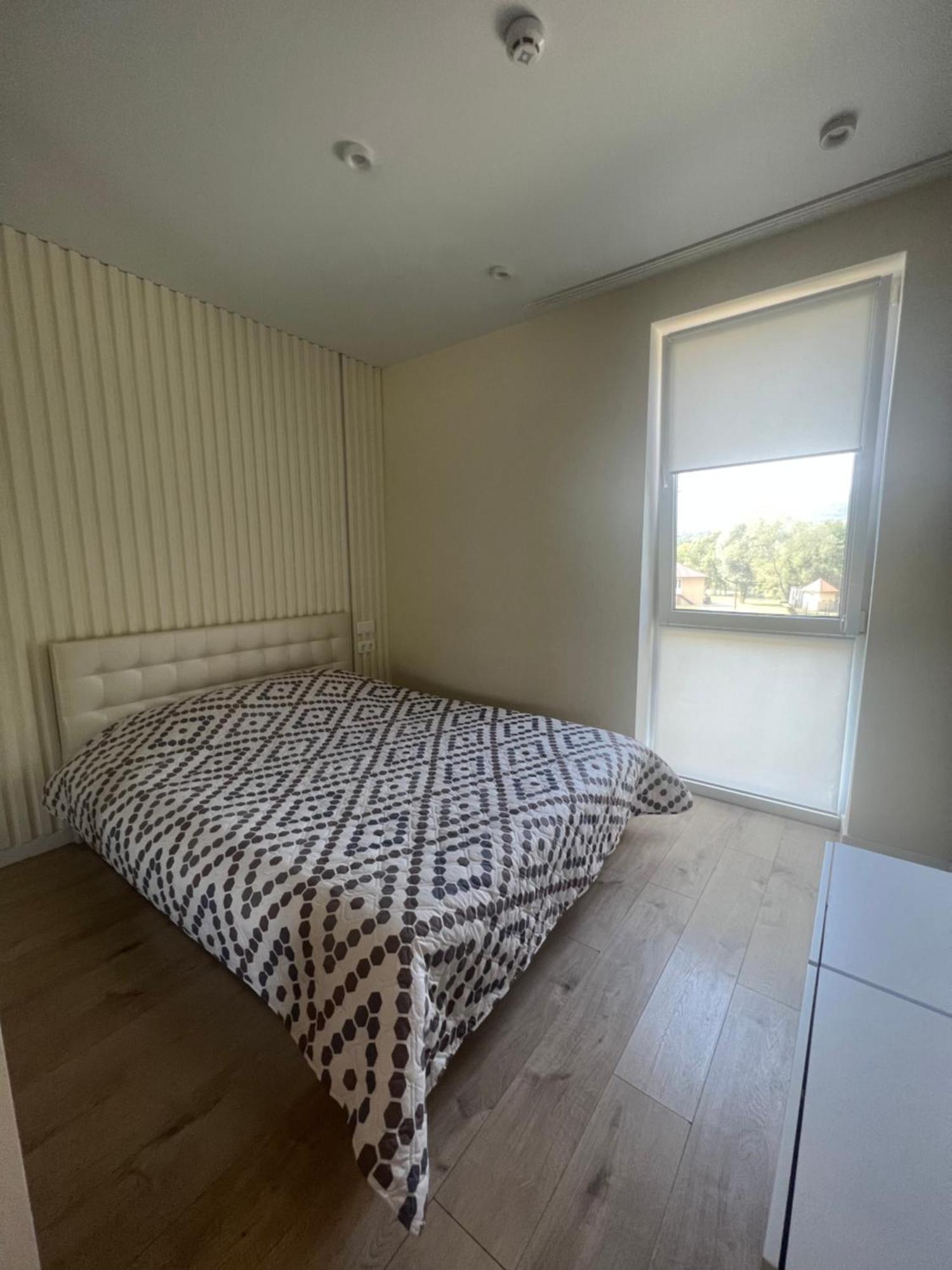 Жк «Сонячний Квартал» Apartamento Solochin Exterior foto