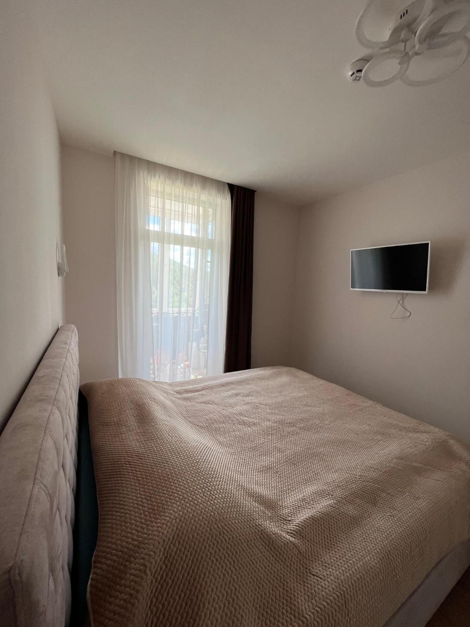 Жк «Сонячний Квартал» Apartamento Solochin Exterior foto